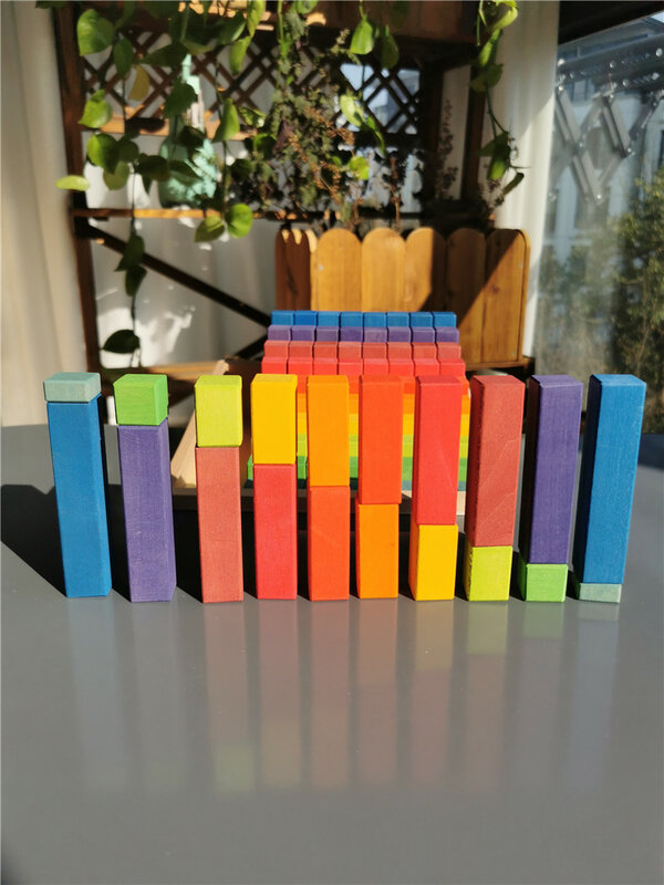 100 stücke Kleine Holz Bausteine Set Regenbogen Stapeln Zählen Holz Platz Bau Tube Spielzeug für Kinder