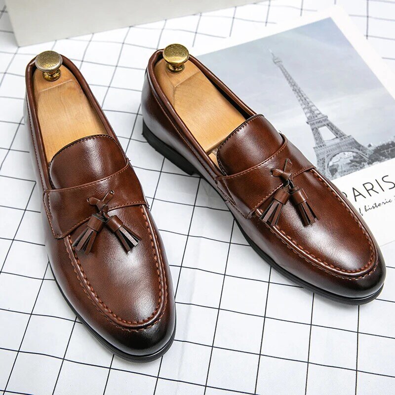 Männer neue Mode Lefu Schuhe runde Zehen lässige Mode vielseitige Quaste Lederschuhe Business Kleid Schuhe schwarz braun Größe 38-48