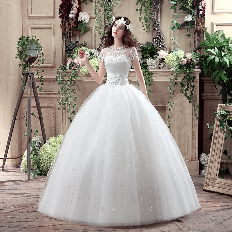 Платье свадебное с коротким рукавом и открытой спиной