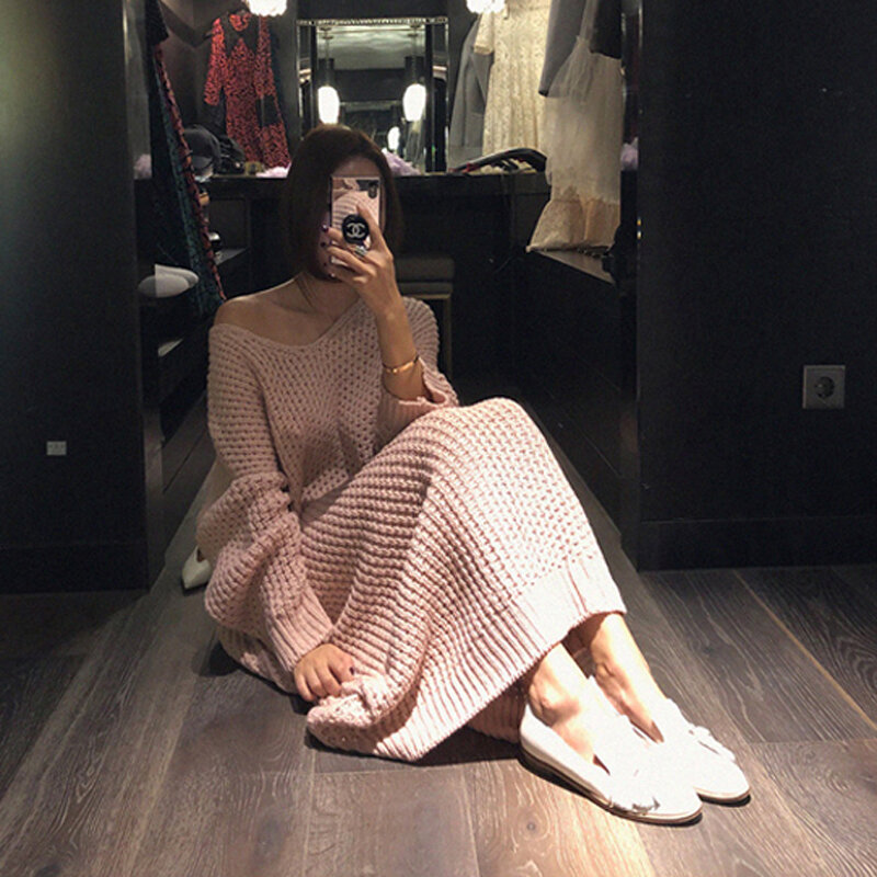 Women's Batwing Sleeves Women's V-neck Loose Knit Pullover Dress Chic Fashion Oversized Autumn and Winter Long Sweater Dress