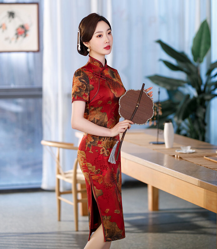 Sommer kurz ärmel ige lange Cheong sam chinesische traditionelle Kleidung Frauen Satin Blumen druck Qipao Kleid