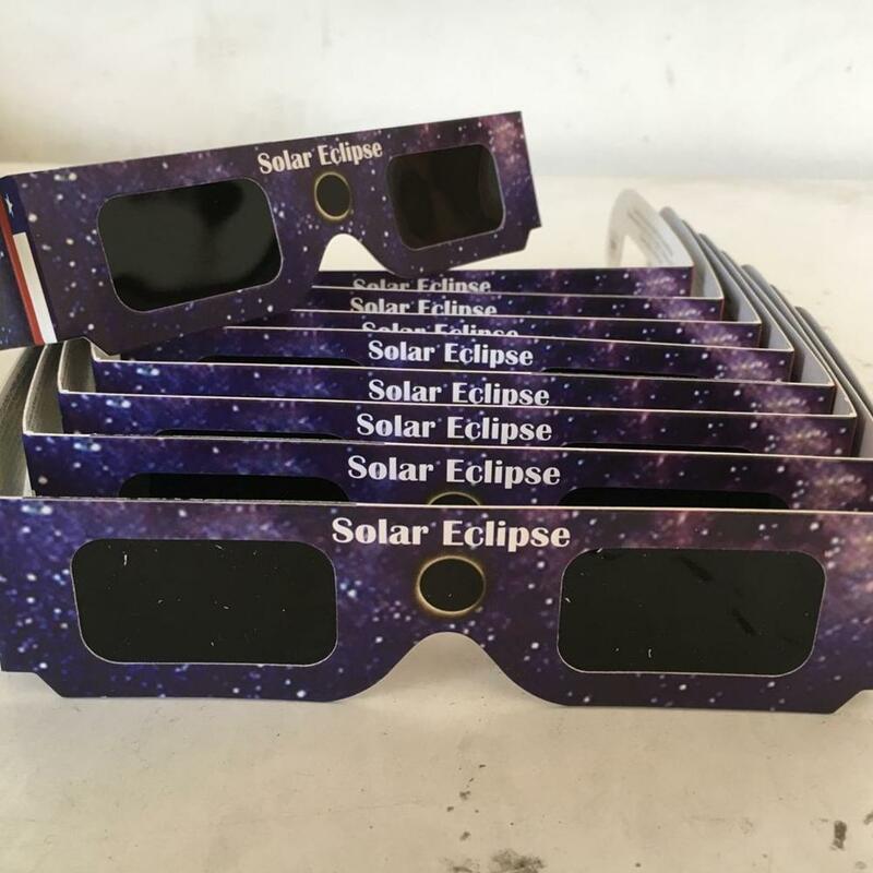 Occhiali da osservazione Eclipse solari anulari 2023/10/14 1Pcs occhiali da vista Eclipse solari con montatura completa in carta a colori casuali
