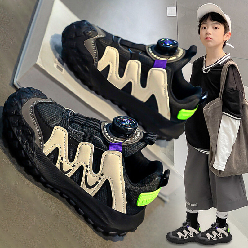 Zapatillas de deporte negras con hebilla giratoria para niños, zapatos para correr, suela suave, primavera y verano, nuevo estilo, 2024