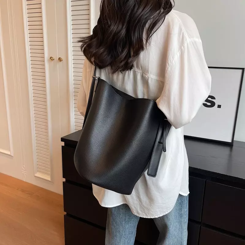 LEFTSIDE Retro Small Solid Color Leather Shoulder Bags for Women 2023 Designer Korean Fashion Female Handbags Underarm Bag