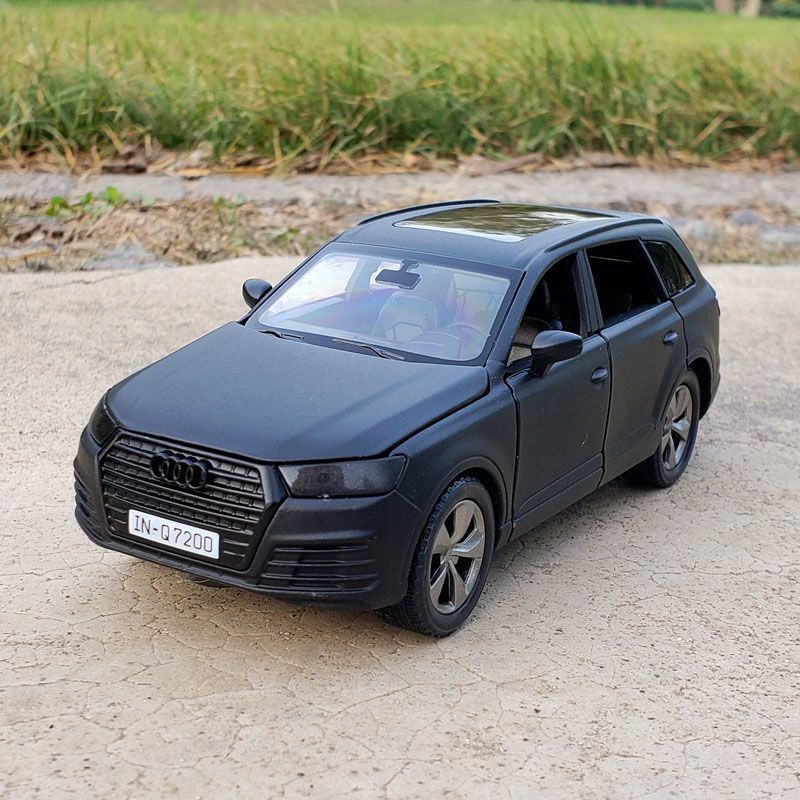 AUDI Q7 SUV Alloy Car Model, 1:32, Diecast e Toy Vehicles, Metal Car Model, Simulação de Som e Luz Collection, Brinquedo Presente Infantil