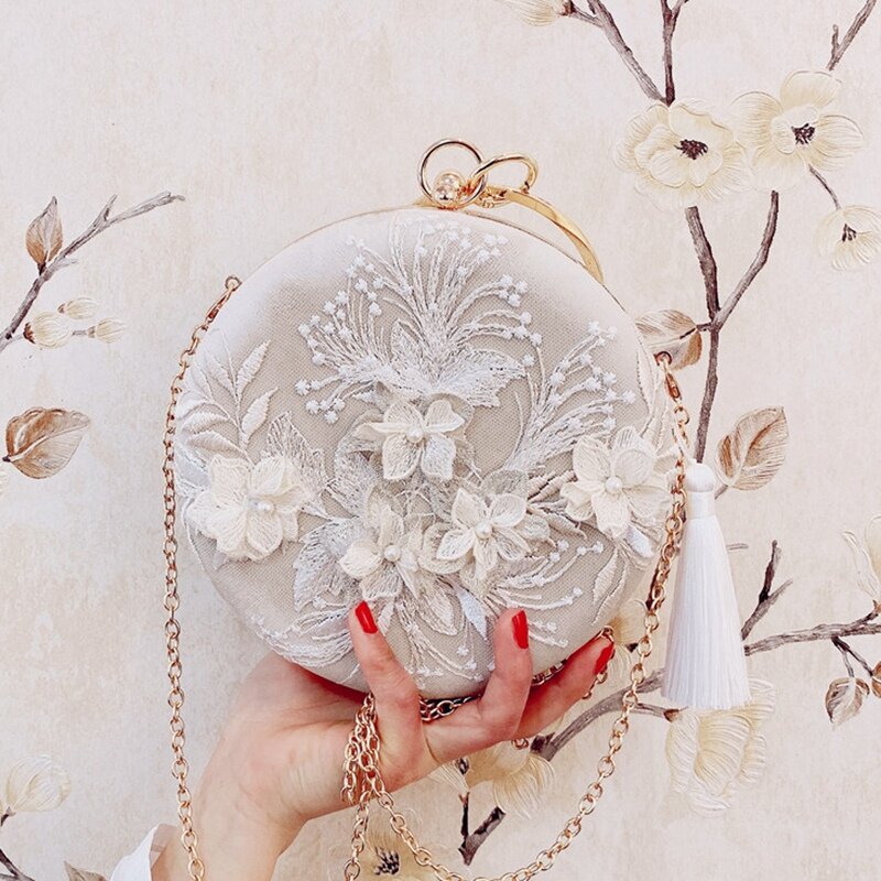 女性のための刺繍されたタッセルメタルの小さな財布、女性の日の収納、結婚式、ファッション
