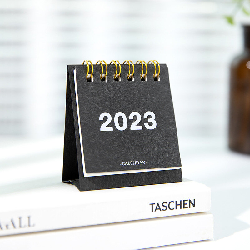 Odświeżający prosty jednolity kolor 2023 Mini pulpit kalendarz papierowy dekoracji