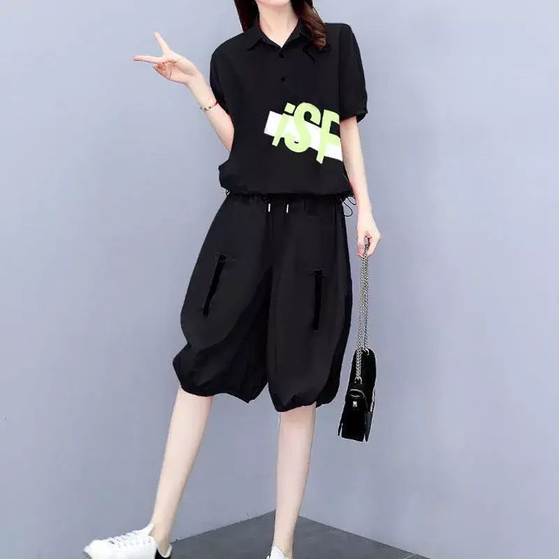 Модный комплект из двух предметов, Женский однотонный комплект с принтом и комбинированными брюками до колена, летняя Свободная Повседневная футболка с воротником-поло, женская одежда