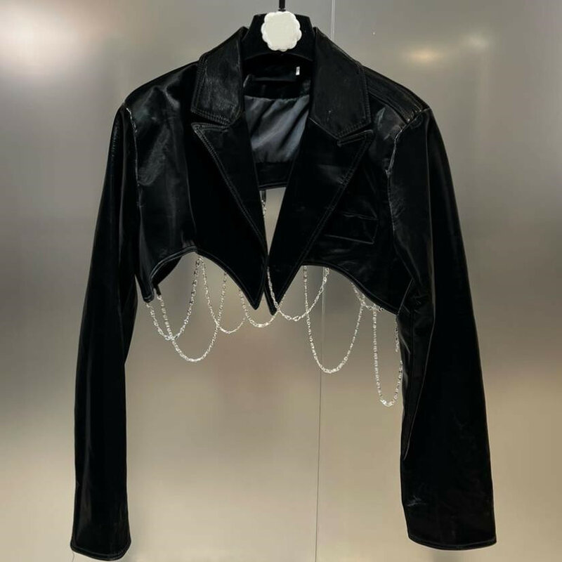 Autunno nuove giacche in pelle PU ritagliate per le donne moda catena nera decorazione giacca corta in ecopelle capispalla femminile Y3007