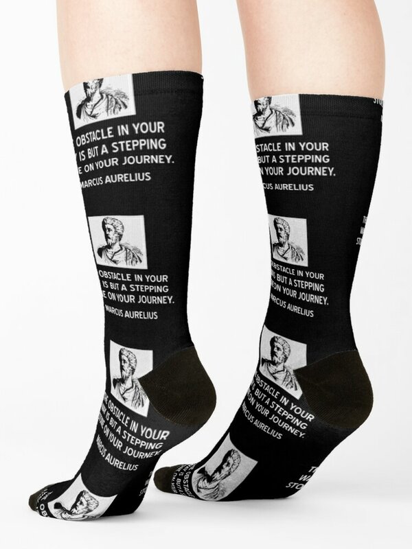 Kaos Kaki inspirasi kutipan untuk mengatasi hambatan oleh Marcus Aurelius kaus kaki lantai kawaii untuk pria wanita