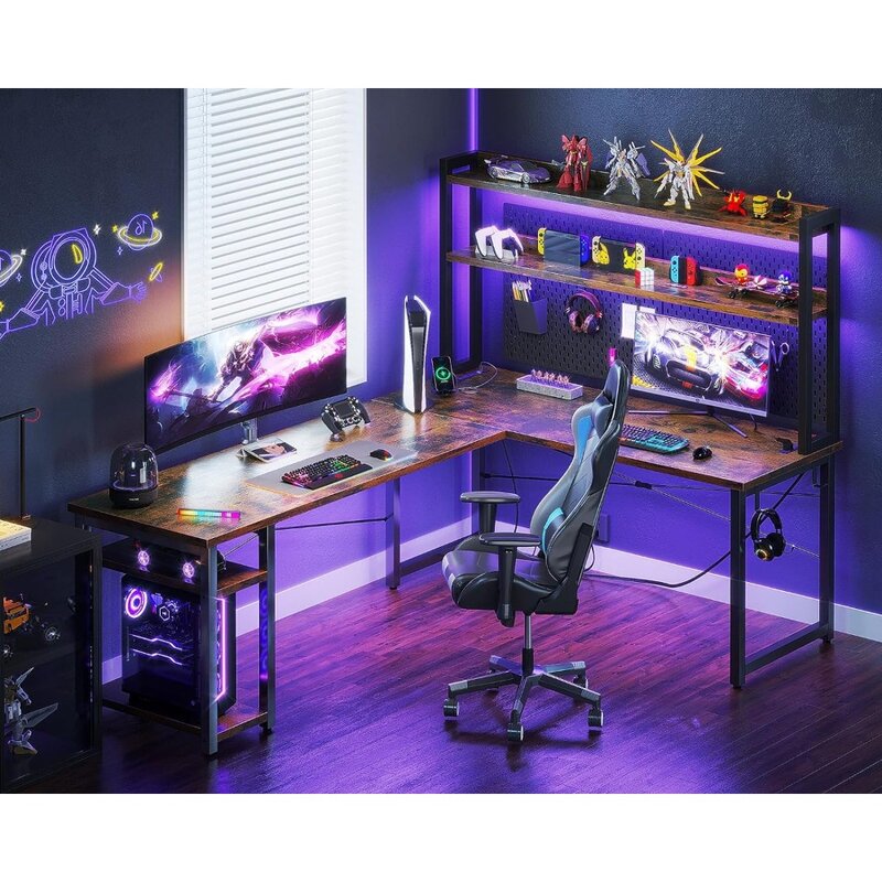 Meja Gaming bentuk L dengan Hutch & outlet daya & Strip LED & dudukan Monitor, meja komputer bolak-balik 66 "dengan penyimpanan