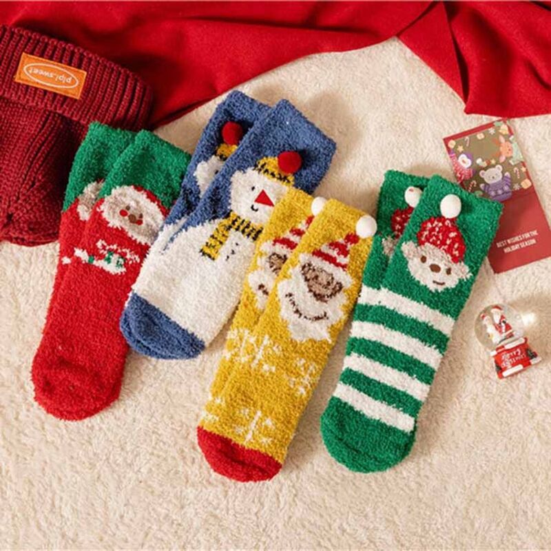 Desenhos animados Santa Claus veludo meias para mulheres, alces, chapéu de Natal, vermelho, verde, coral, tubo médio, meias, casa