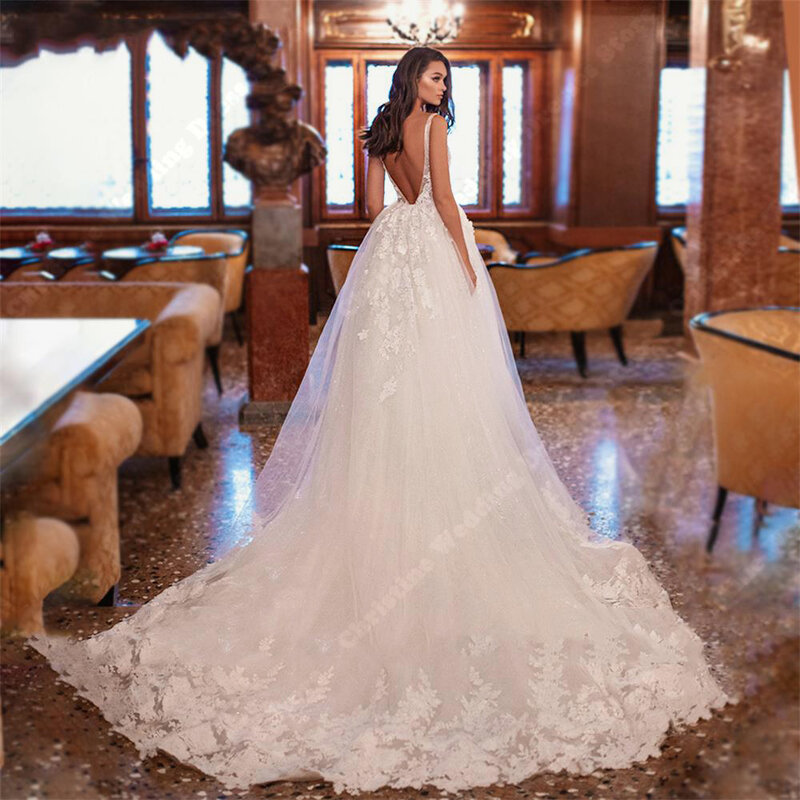 Szlachetne tiulowe suknie ślubne koronkowe z dekoltem w szpic aplikacje o linii suknia ślubna bez rękawów bardzo długi do mopowania długości Vestidos Para Mujer