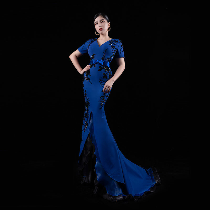 Gaun Khusus kerah V manik-manik Host Slim Fit biru gelap kostum penampilan Hip membungkus elegan gaun malam panjang kustom H770