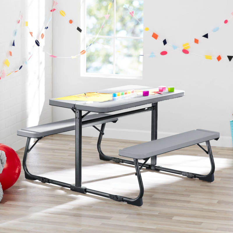 BOUSSAC que dobra a tabela da atividade da criança com superfície cinzenta da textura, aço e plástico, 33,11 "X 40,94" X 21,85"
