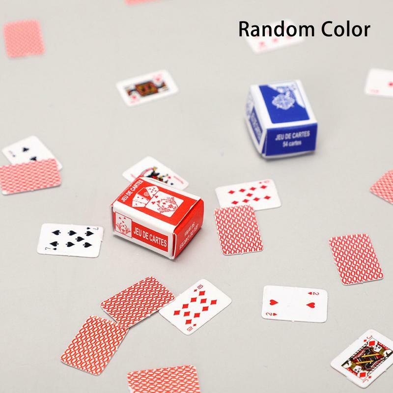 مجموعة واحدة من بطاقات لعب البوكر الصغيرة نماذج عشوائية ومضحكة ألعاب دمى صغيرة لطيفة ديكور بمقياس 1:12 مستلزمات بيوت الدمى