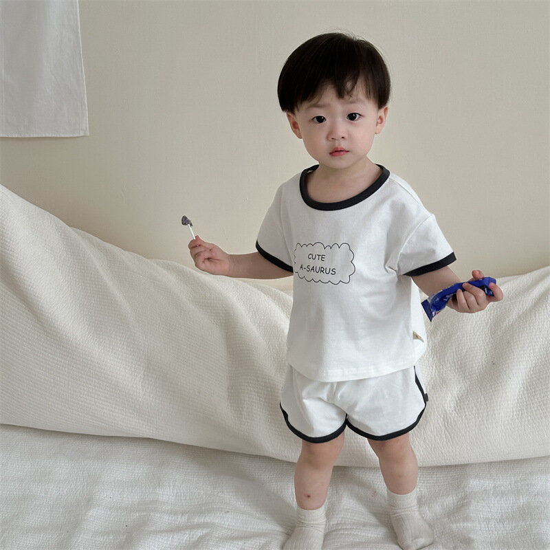 Set pakaian lengan pendek bayi baru musim panas 2024 setelan celana pendek sejuk tipis bayi balita perempuan pakaian cetak huruf kasual