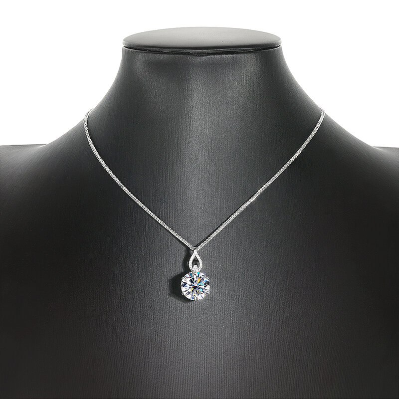 Ожерелье женское из серебра 925 пробы с крупным муассанитом 6-8 карат