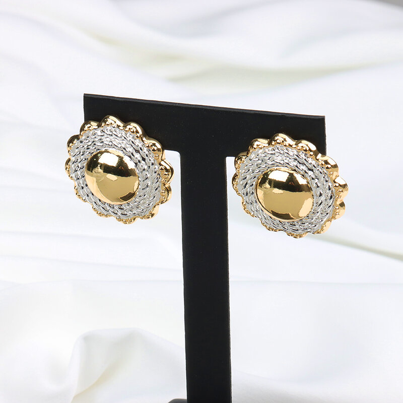 Set Perhiasan Pernikahan Berlapis Emas Desain Baru Anting Klip Wanita Kalung dan Gelang Cincin untuk Hadiah Brasil Set Perhiasan Pengantin