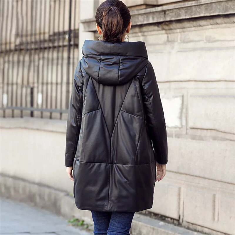 Jaqueta de couro PU com capuz para mulheres, parkas de neve quentes casaco longo solto casaco de algodão feminino à prova de vento preto engrossado inverno