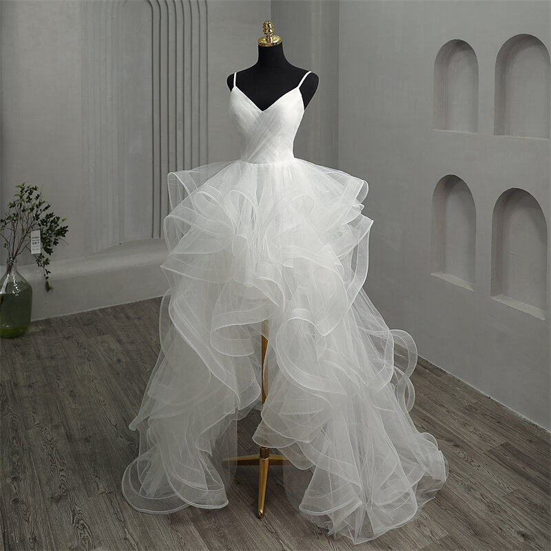 Nowy z krótszym przodem, długie, gotyckie białe suknie ślubne paski Spaghetti, głębokie, wysoki dekolt suknie ślubne w kształcie niestandardowy kolor