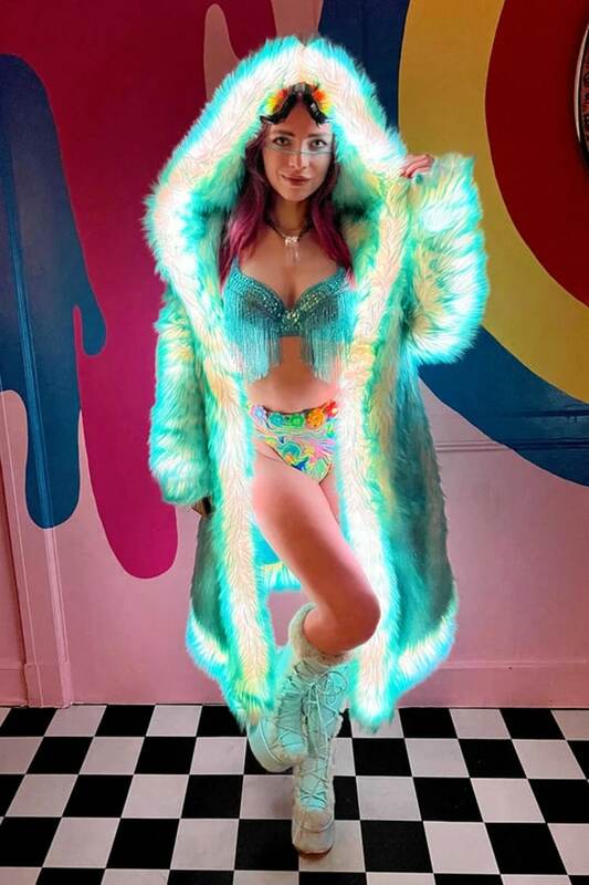 Nowy kostium LED Płaszcz ze sztucznego futra Zdalnie sterowane oświetlenie LED Festiwal i kostium imprezowy Kobiety Płaszcz ze sztucznego futra lisa