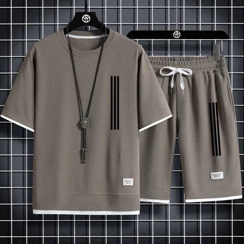 Leisure Men's Sports Suit New Korean High Street Fashion T-shirt Shorts Two-piece Set Men Retro Neck Top Designer Clothes Men