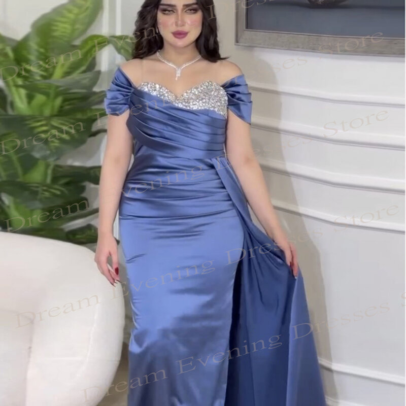 Proste wdzięku niebieskie damskie suknie wieczorowe o kroju syreny seksowne Off The Shoulder plisowane suknie na bal maturalny zroszony Vestidos De Festa