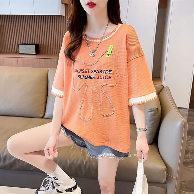 Mode O-Ausschnitt gespleißt lässig Brief Stickerei T-Shirts weibliche Kleidung Sommer neue lose All-Match-Tops koreanische T-Shirt