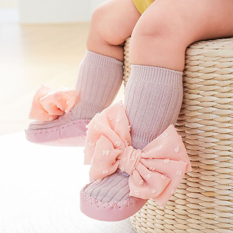 女の赤ちゃんのための蝶ネクタイ付きの柔らかい靴,滑り止めのスリッパ,ウォーキングシューズ