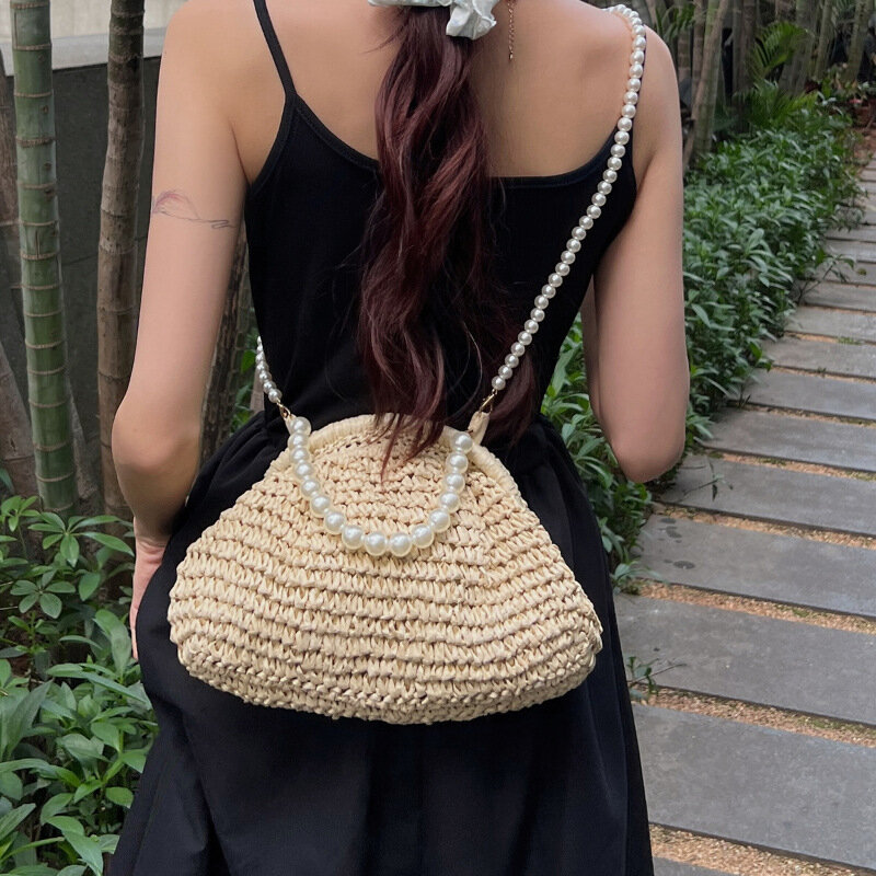 Bolso de paja con cadena de perlas para mujer, bolsa de mano tejida con cuentas en forma de nube, bandolera de hombro de playa con cuerda de papel