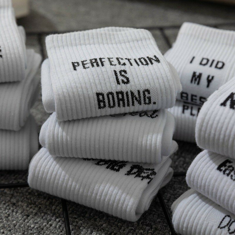 Damskie skarpety bawełniane nowe świetnie sprzedające się list żakardowe serie Street Sports hip-hopowe spersonalizowana moda damskie skarpetki załogi I106