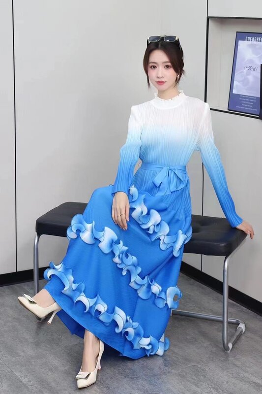 Miyake Plissee Kuchen Rock Mode Rundhals ausschnitt allmählich elegantes Kleid Frühling/Sommer neue Frauen Kleidung Abendkleider