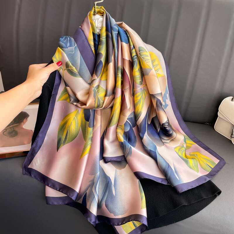 Modny nadruk szal 180x90cm popularny projekt satynowe wykończenie jedwabny szal cztery pory roku ciepłe hidżab damskie luksusowe markowe chusty Lrage