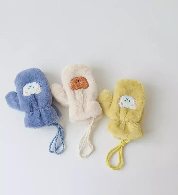 Новые зимние теплые детские перчатки для мальчиков и девочек, корейские Мультяшные варежки с медведем для малышей, уличные теплые перчатки, аксессуары для детей