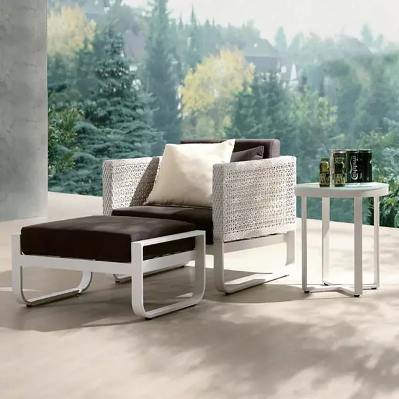 Canapé d'extérieur en rotin moderne, chaise de loisirs simple, balcon de villa, jardin, cour, piscine, thé