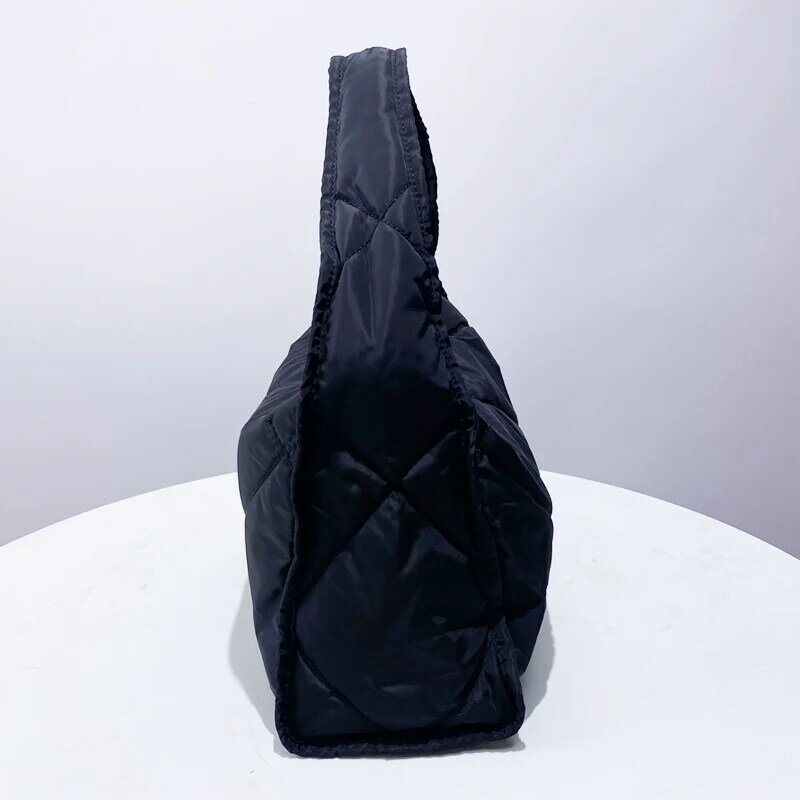 حقائب قماش نايلون سوداء للنساء ، شعرية ماسية ، حقيبة يد مصممة فاخرة ، محافظ كتف ، سعة كبيرة ، موضة جديدة ،