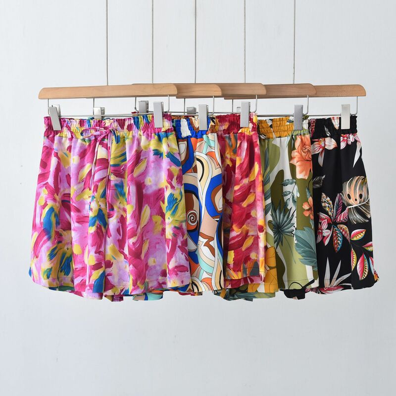 Pantalones cortos de estilo chino para mujer, shorts con estampado de flores, cintura alta, pierna ancha, moda para playa, combina con todo