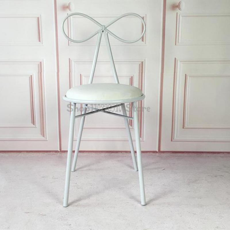 Żelazna złota siatka czerwony stołek toaletka makijaż krzesło z oparciem kreatywna sypialnia gruby łuk krzesło INS krzesło proste