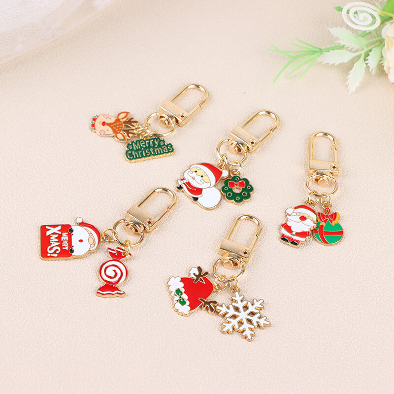 1pc niedlichen Weihnachten Schlüssel bund lustige Cartoon Santa Claus Glocke Elch Schneeflocke Schlüssel ring für Freund Tasche Anhänger Geschenke