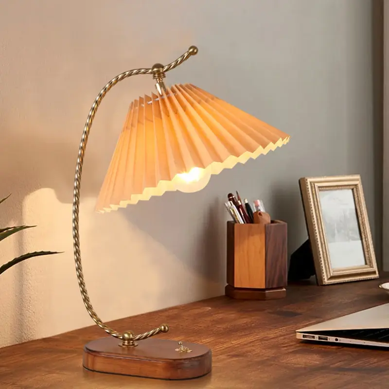 French Retro Light Luxury Bedside Lamps Bedroom Pleated Lotus Leaf Lampshade Button Switch E27 Glass Iron Solid Wood Table Light