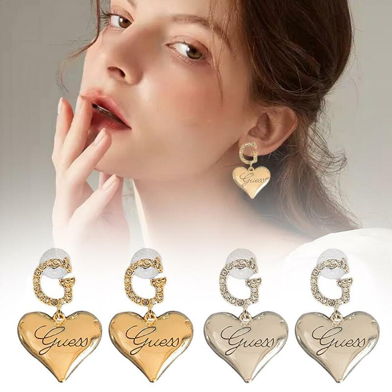 أقراط متدلية معدنية للنساء والفتيات ، على الطراز الكوري ، قلب حب كبير ، أحرف G ترصيع ، مجوهرات عصرية ، زوج واحد ، J4B9