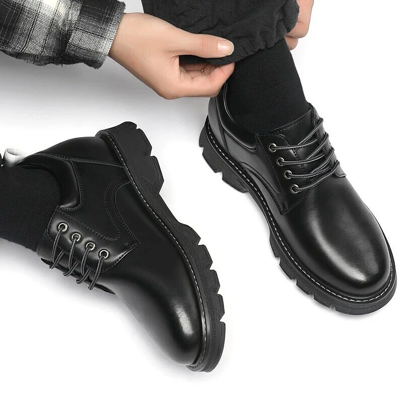 Sepatu kets kulit asli untuk pria, sepatu bot olahraga luar ruangan sol tebal penambah tinggi 6/8 CM, sepatu Sneakers kerja Platform kulit asli untuk pria