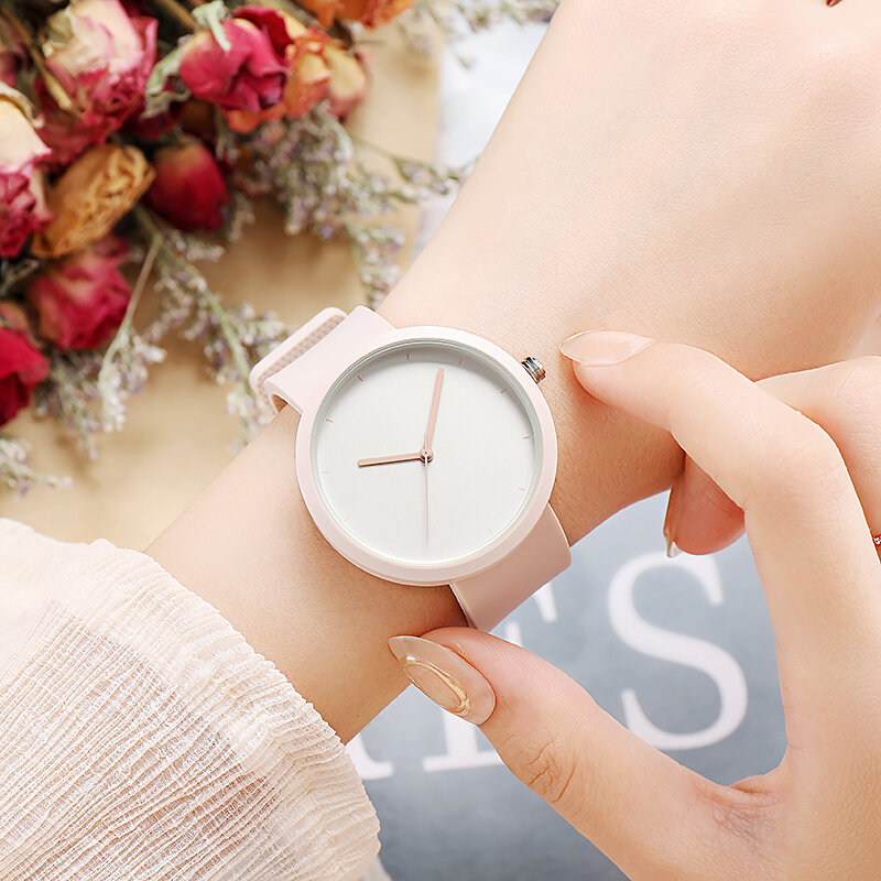 Minimalist ische Uhr für Frauen 41mm Gehäuse mit PVC-Finish Gummiband