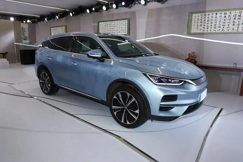 2023 2024รถ SUV ไฟฟ้ารถยนต์นั่ง EV ที่นั่งยาว730กม. 7ที่นั่ง