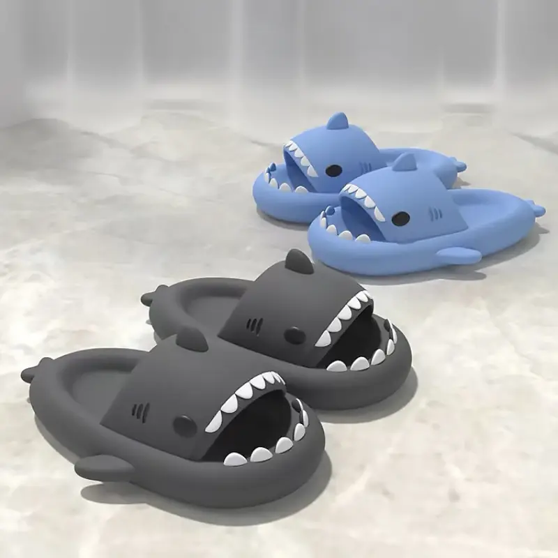 Sandal hiu pria wanita, dalam ruangan kamar mandi kartun pasangan modis sepatu datar anak-anak lembut EVA sandal pantai