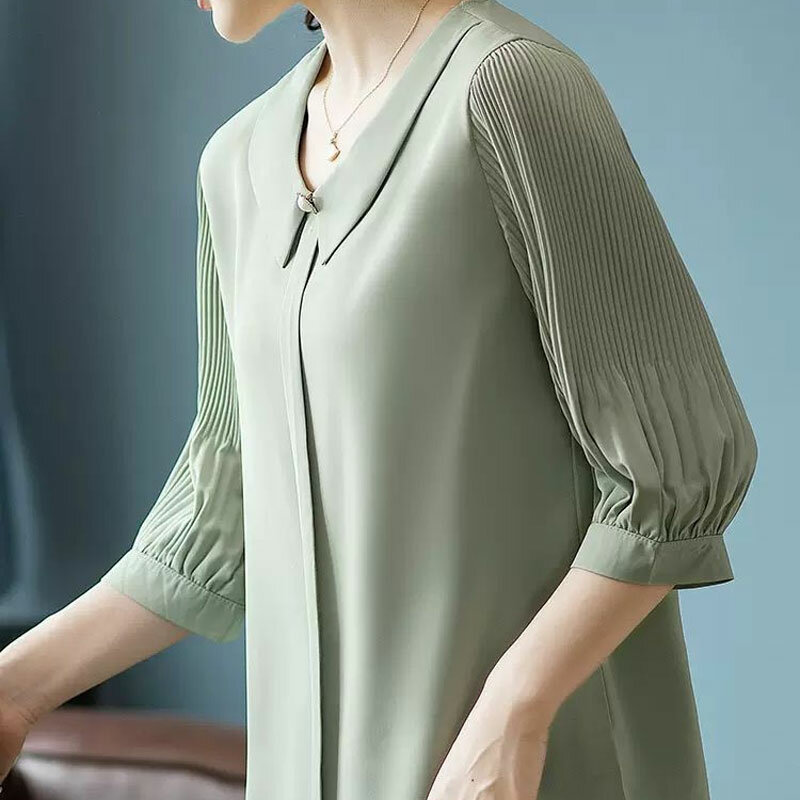 Офисная Женская рубашка с рукавом до локтя, Стильная летняя однотонная блузка со складками и отложным воротником, женская одежда в Корейском стиле, универсальная Свободная блузка