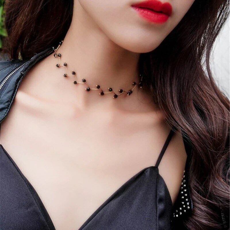 2024 Simple Short Necklace Women's Neck Accessories Korean Choker Neck Strap Pearl Clavicle Chain Women's Neck Strap