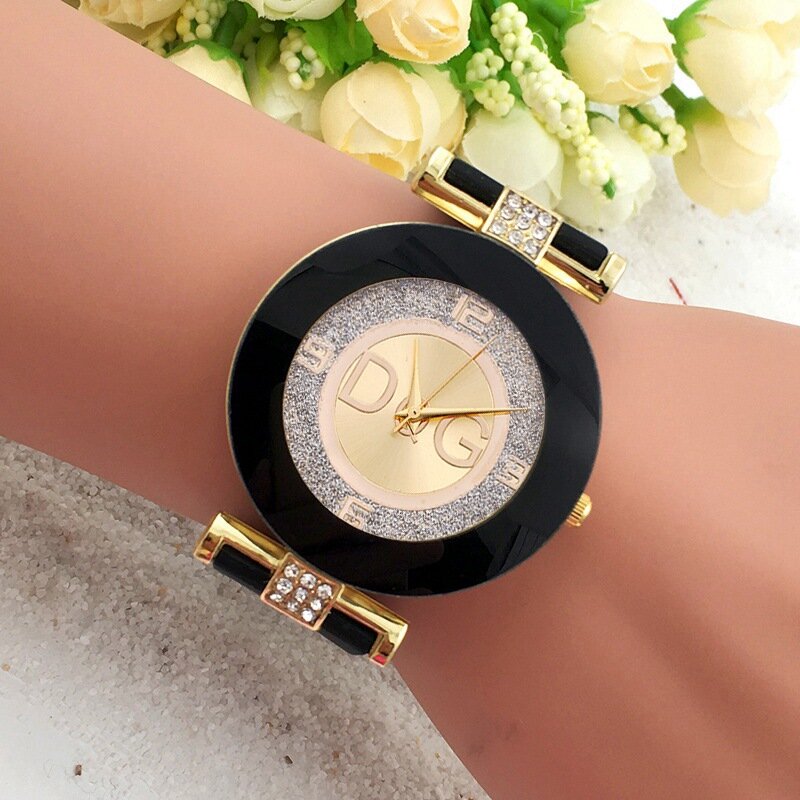 Dqg Luxueus Merk Eenvoudig Ontwerp Dames Quartz Horloges Zwart Wit Siliconen Band Grote Wijzerplaat Creatieve Mode Polshorloge