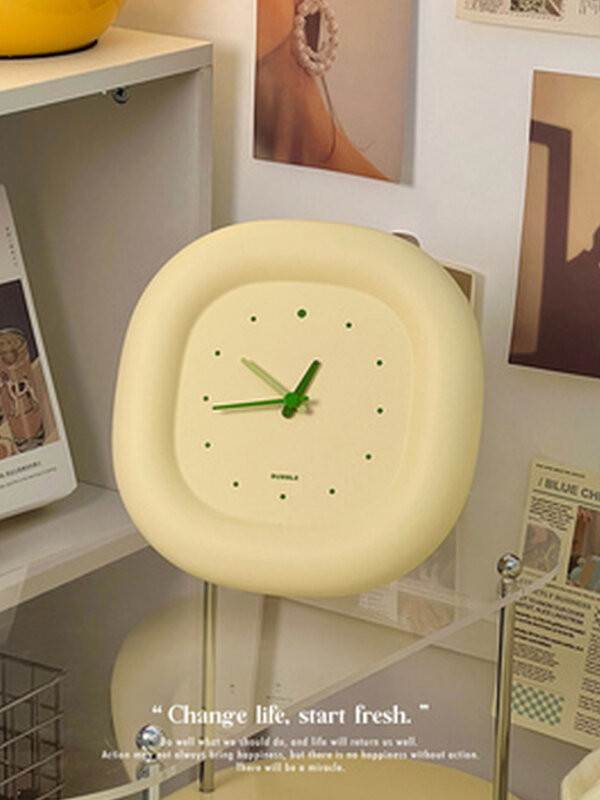 Reloj de pared con diseño de lunares para sala de estar, reloj de pared silencioso con movimiento de cuarzo colgante, decoración del hogar
